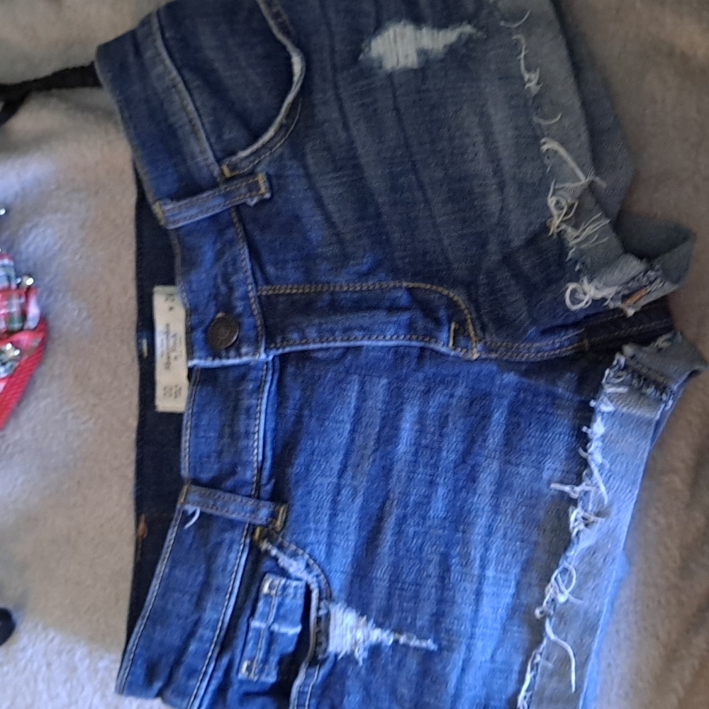 Abercrombie and Fitch low rise stretch jean shorts size 00 24